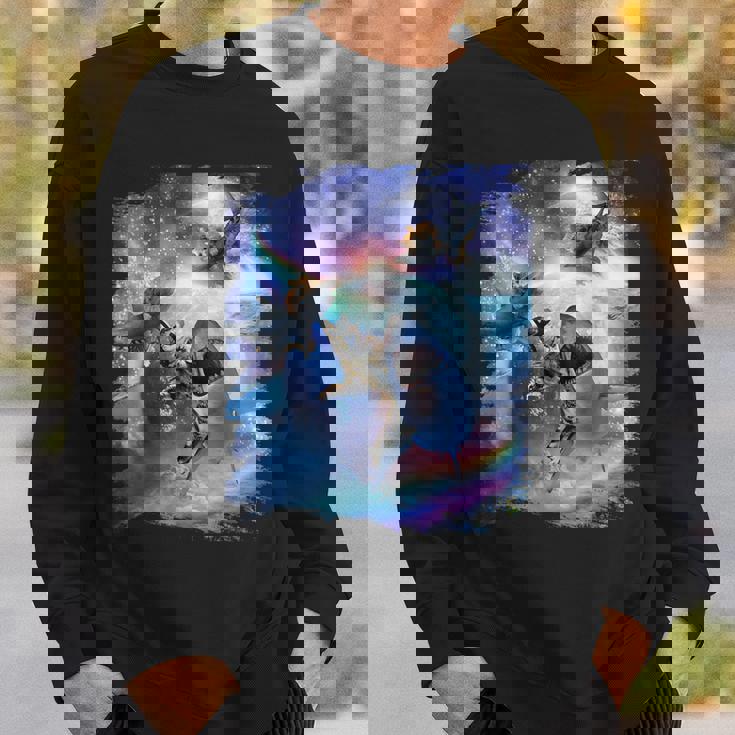 レインボーギャラクシー 宇宙に乗るサメに乗る猫 スウェットシャツ 彼への贈り物