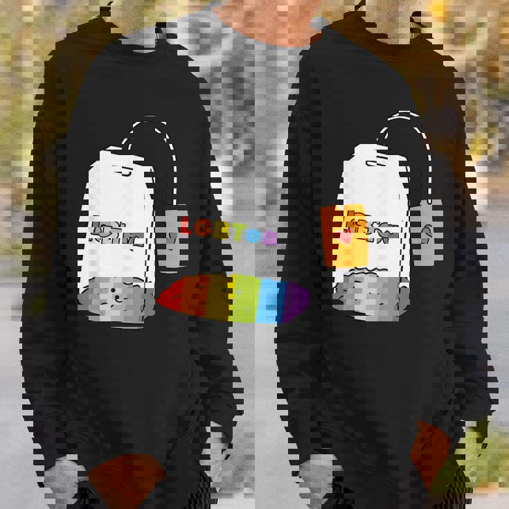 レインボーティーカップ Lgbtea Pride 愛らしいlgbtqプライド月間。 スウェットシャツ 彼への贈り物