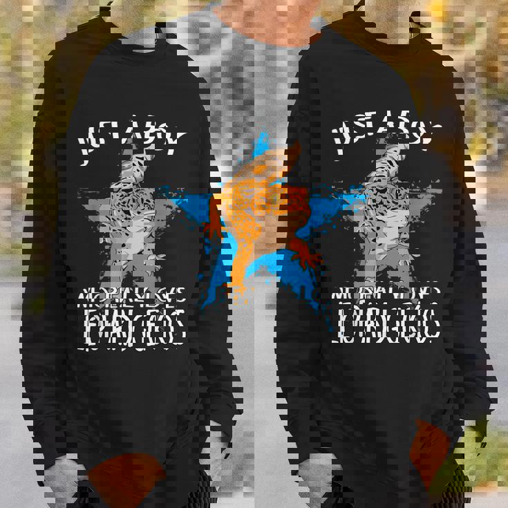 レオパード・ゲッコーが大好きな男の子です。トカゲ 爬虫類 ヒョウモントカゲモドキ スウェットシャツ 彼への贈り物