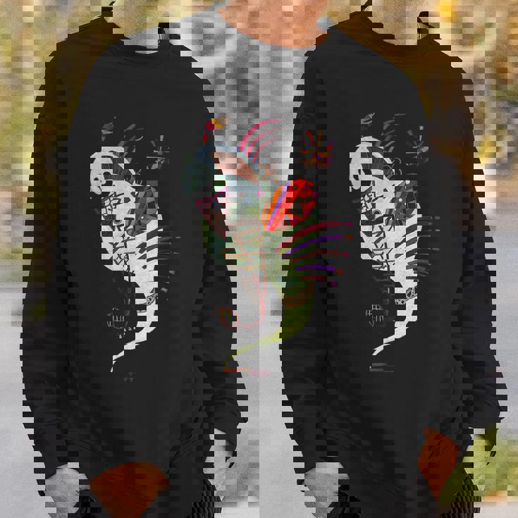 ワシリー・カンディンスキーによる白い幽霊のフィギュア1943 スウェットシャツ 彼への贈り物