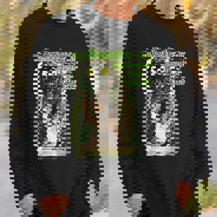 世界に挑んだヴィンテージクラシックホラーモンスター スウェットシャツ 彼への贈り物