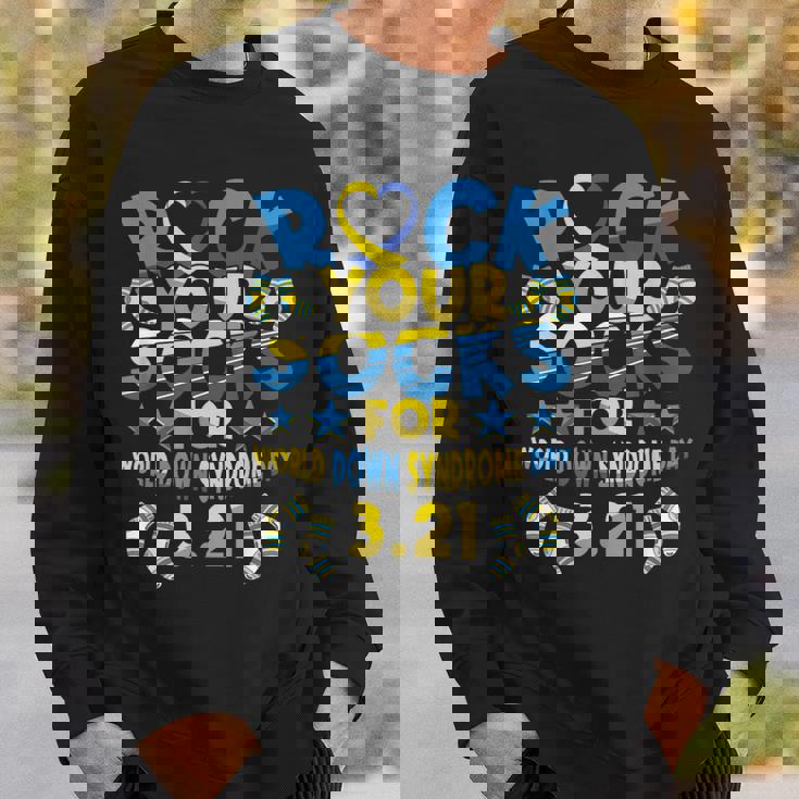 世界ダウン症デー321啓発に向けて、靴を履いて頑張ろう スウェットシャツ 彼への贈り物