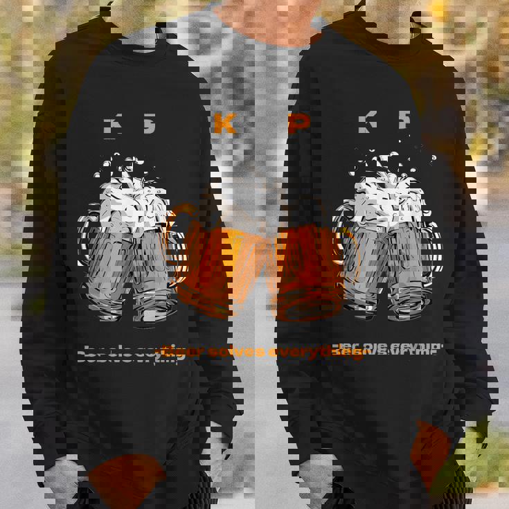 乾杯ビールは全てを解決する ビール 夏 乾杯 Kp ジョッキ 生ビール スウェットシャツ 彼への贈り物