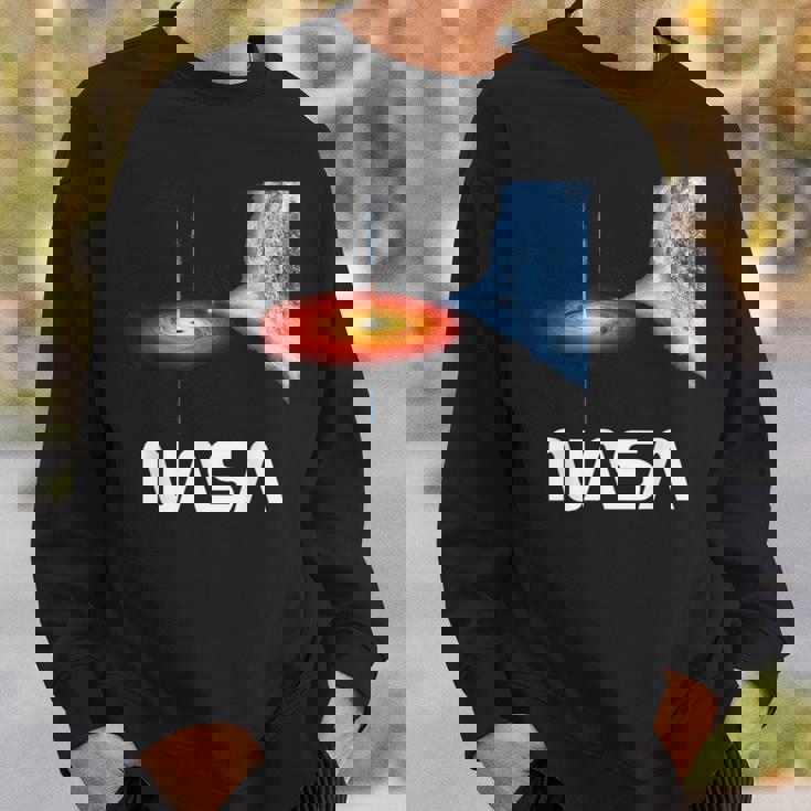 公式ライセンス。 Nasaシグナスブラックホールスペースギフト スウェットシャツ 彼への贈り物