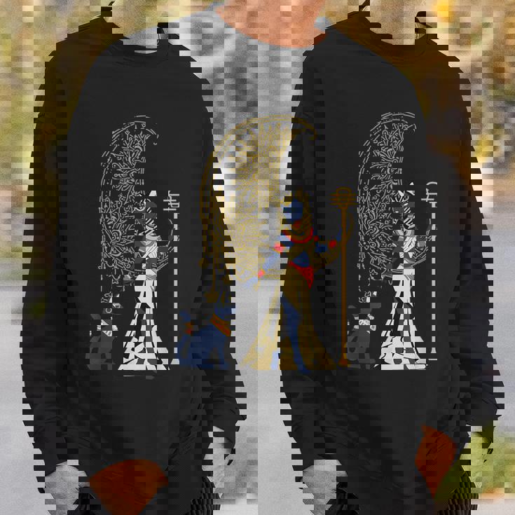 古代の典型的な猫の女神バステット エジプト 三日月 月 月 スウェットシャツ 彼への贈り物