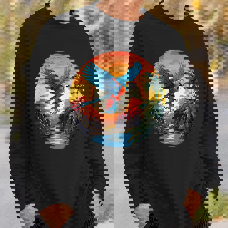 夕日の美しいコンゴウインコ、スカーレットコンゴウインコ スウェットシャツ 彼への贈り物