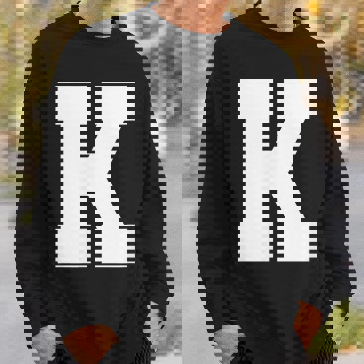 大文字 K アルファベットモノグラム イニシャル スウェットシャツ 彼への贈り物