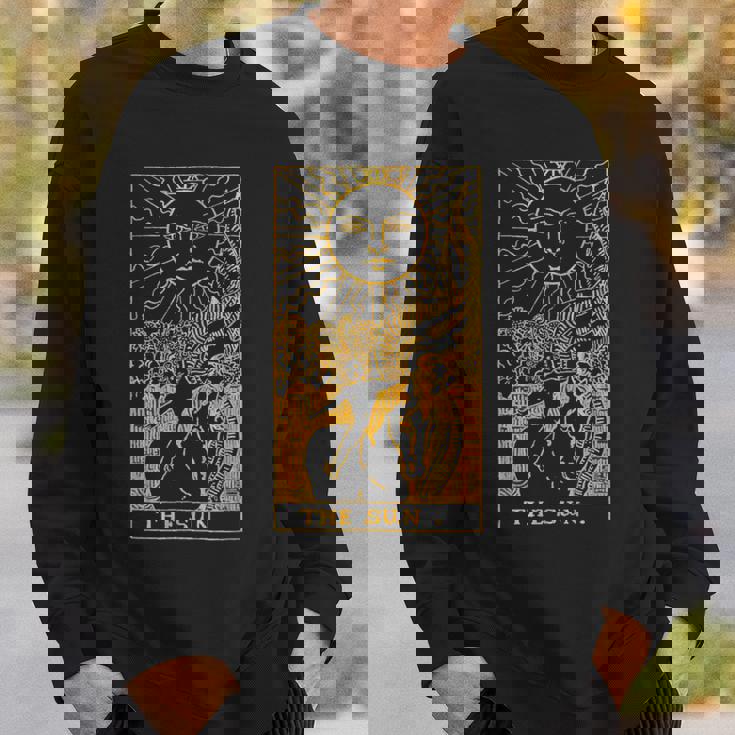 太陽ゴールドタロットカードtシャツ スウェットシャツ 彼への贈り物