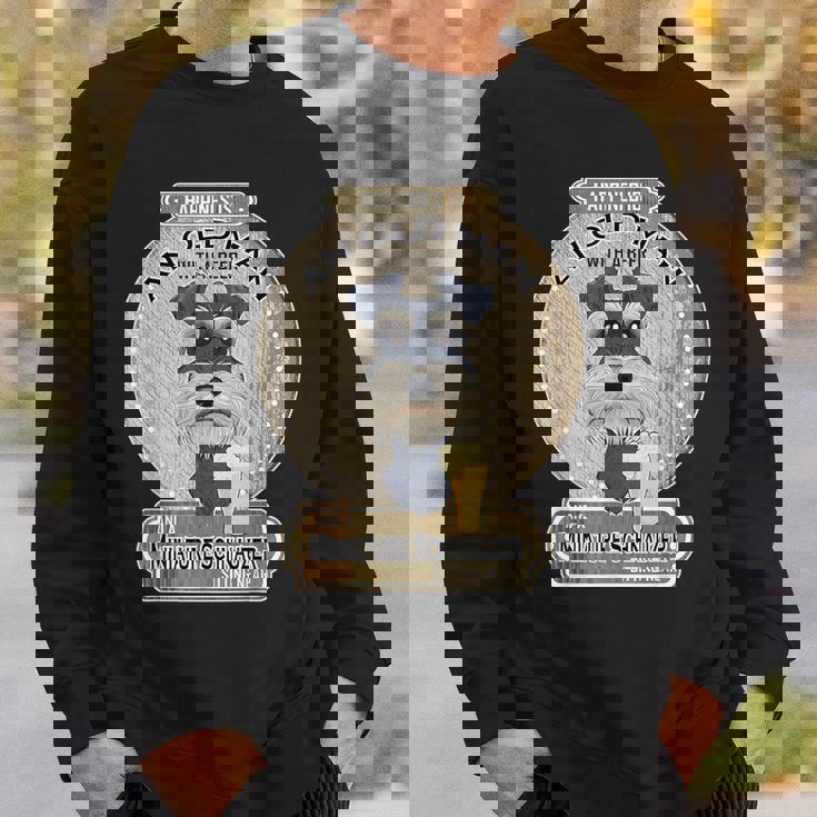 幸せはビールを持った老人にある ミニチュア・シュナウザー スウェットシャツ 彼への贈り物