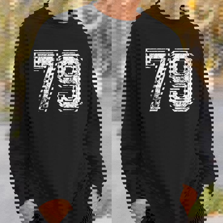 数字 79 ヴィンテージ 1979 誕生日 ヴィンテージ風 スウェットシャツ 彼への贈り物