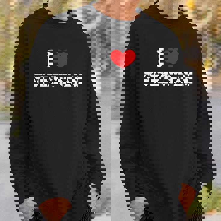 私はベトナムが大好きです、私はベトナムを心から愛しています スウェットシャツ 彼への贈り物