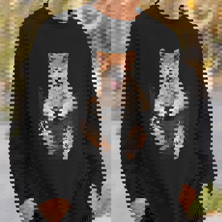 秋田愛好家のためのポケットの中の面白い秋田犬 スウェットシャツ 彼への贈り物