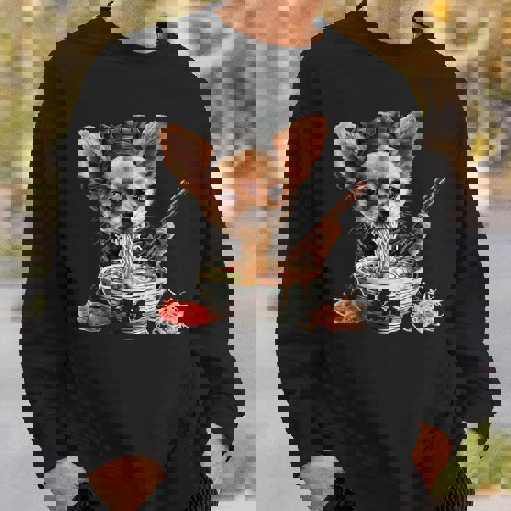 空手犬のチワワがラーメンを食べる、日本、面白いラーメン スウェットシャツ 彼への贈り物