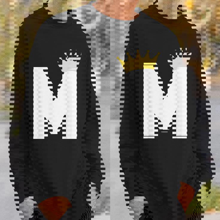 英文字 M 大文字 アルファベット モノグラム イニシャル キング クイーン クラウン スウェットシャツ 彼への贈り物