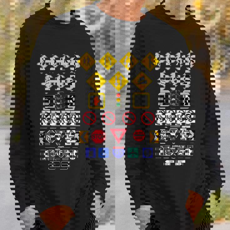 道路標識、警告標識 スウェットシャツ 彼への贈り物