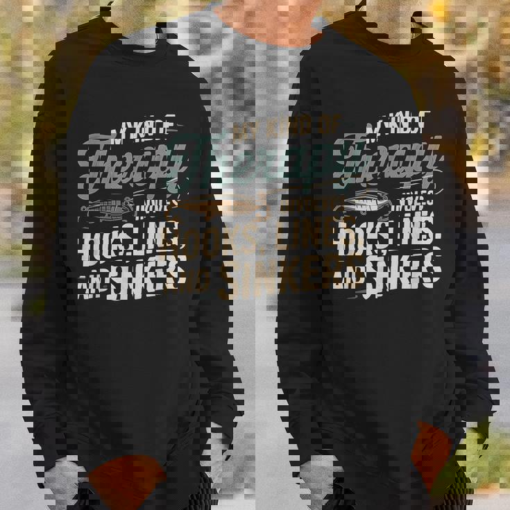 釣り My Kind Of Therapy フック ライン シンカー おもしろいことわざ スウェットシャツ 彼への贈り物