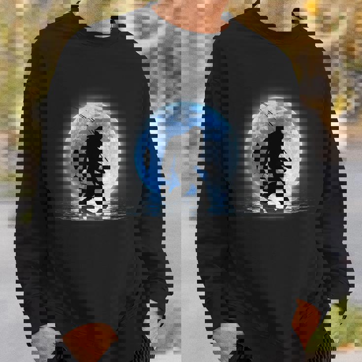 面白いtシャツ 釣りバカ 青い月と釣り人 メンズ おもしろ 面白い 服 オリジナル 海釣り 川釣り ビッグフット ネタ スウェットシャツ 彼への贈り物
