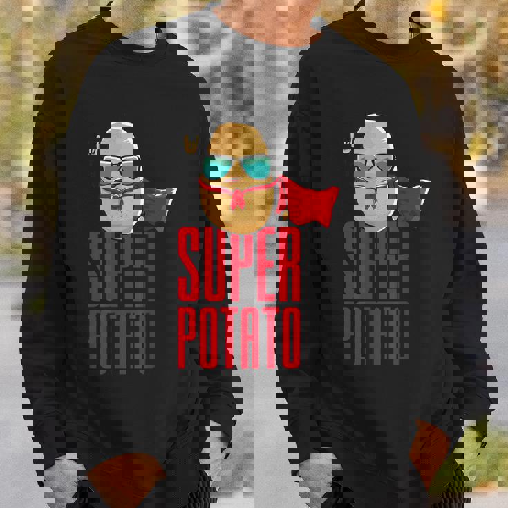 面白いかわいいスーパーポテトアニメ衣装グラフィックデザイン。 スウェットシャツ 彼への贈り物