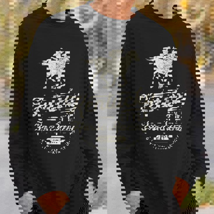 面白いダービーデー、ケンタッキースタイルの競馬 スウェットシャツ 彼への贈り物