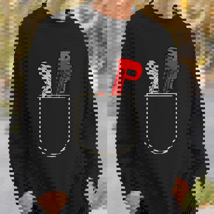 面白いパイプレンチ ポケット入り ギフト 配管工ポケット スウェットシャツ 彼への贈り物