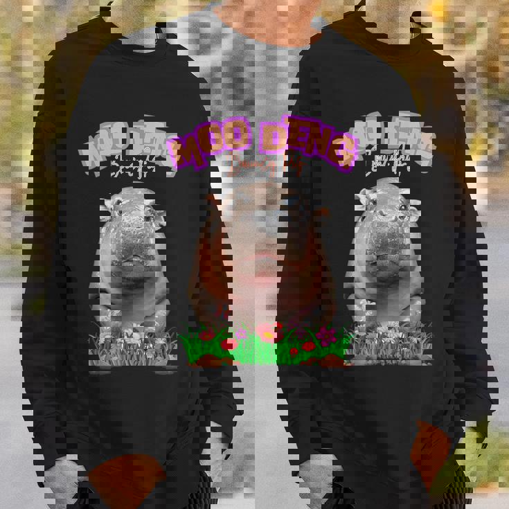 面白いムーデンかわいい赤ちゃんの有名なピグミーカバ スウェットシャツ 彼への贈り物