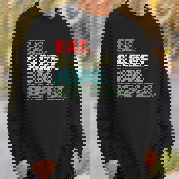 面白い柔道家が寝る柔道を食べる スウェットシャツ 彼への贈り物