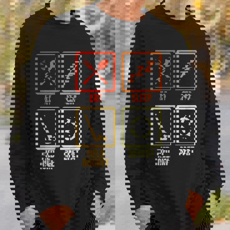 食べる寝るフィールドホッケーの繰り返し スウェットシャツ 彼への贈り物