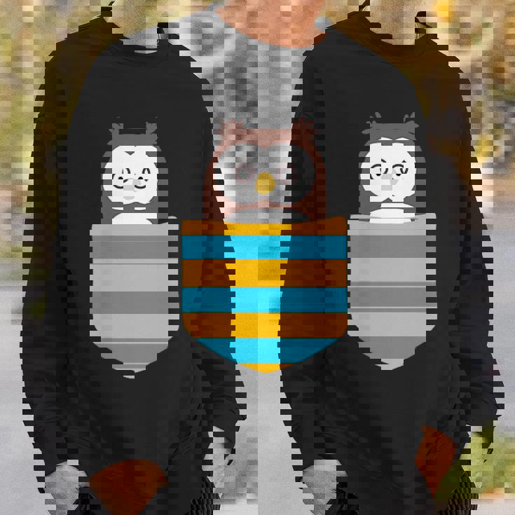 鳥好きのギフト フクロウのフクロウ 胸ポケット付き スウェットシャツ 彼への贈り物