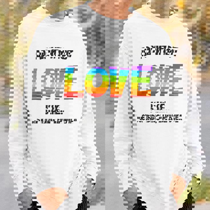 Celebrating Love Lgbtq ゲイプライドグッズ レズビアンレインボー スウェットシャツ 彼への贈り物