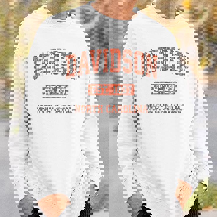 Davidson ノースカロライナ Nc ビンテージ アスレチック スポーツデザイン スウェットシャツ 彼への贈り物