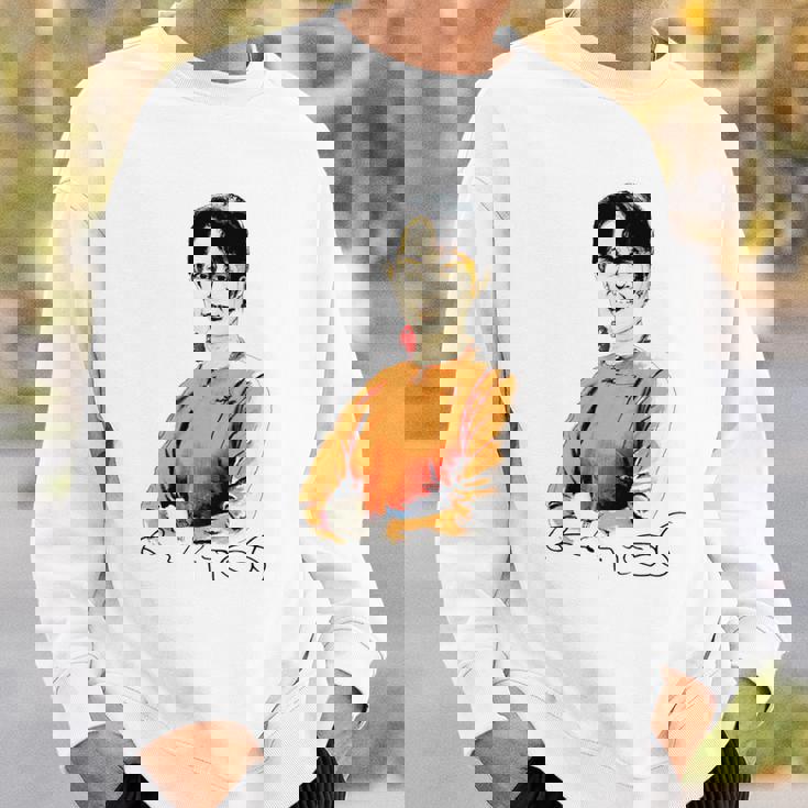 Daw Aunganuu Kyi-Signature 長袖tシャツ スウェットシャツ 彼への贈り物