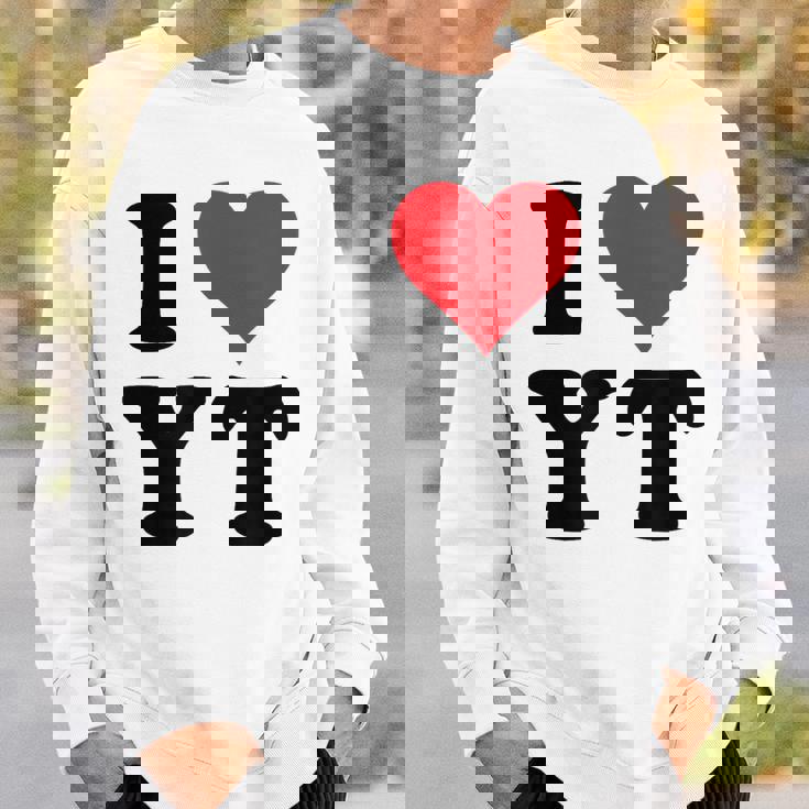 I Heart Yt Initials I Love YT First And Last Name Yスウェットシャツ 彼への贈り物