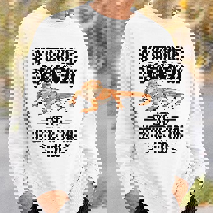 My Bearded Dragon Eats Better Than I Do トカゲ爬虫類 スウェットシャツ 彼への贈り物