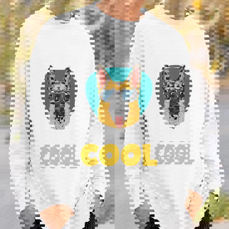 My Dog Thinks I'm Cool サングラス ジャーマンシェパード ドッグオーナー 長袖tシャツ スウェットシャツ 彼への贈り物