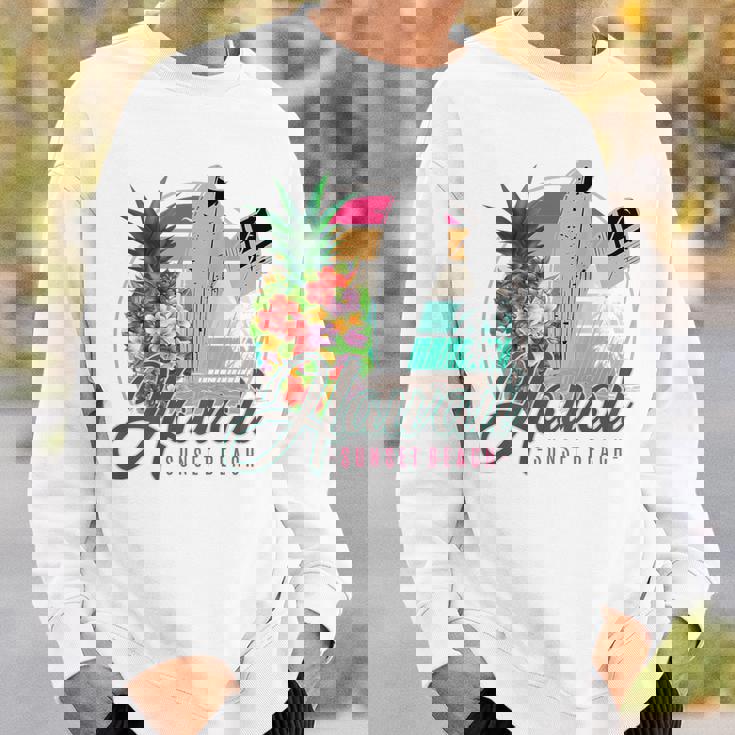 Sunset Beach Hawaii、サーフィンサーフボードレトロ、バックプリント スウェットシャツ 彼への贈り物