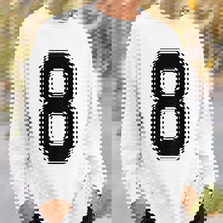 【バックプリント・背中側】8 数字 背番号 ユニフォーム ナンバー【ブラック／黒 の文字】スポーツ 練習着 部活 スウェットシャツ 彼への贈り物