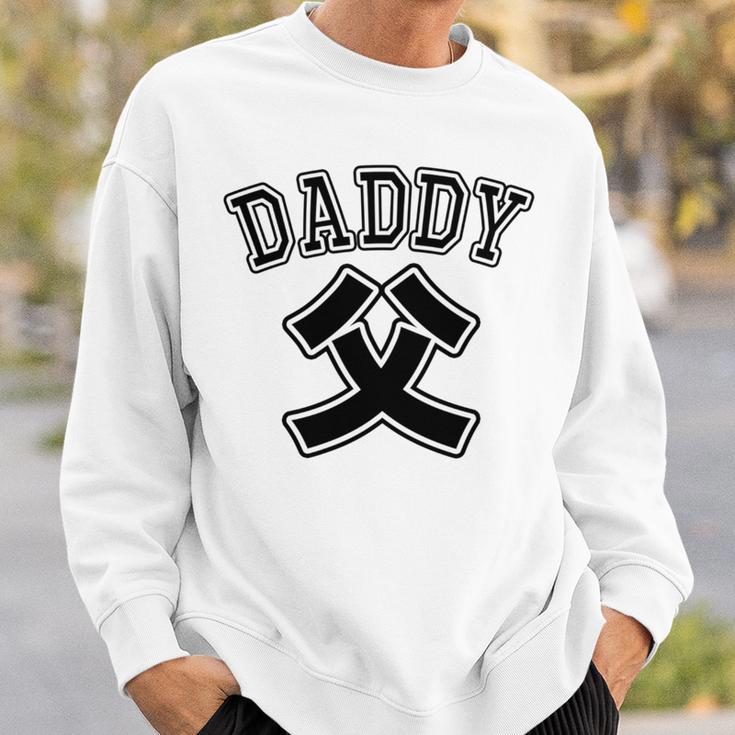 【バックプリント・背中側】お父さん Daddy 父親 パパ《チームユニフォーム風》父の日 面白い 長袖tシャツ スウェットシャツ 彼への贈り物