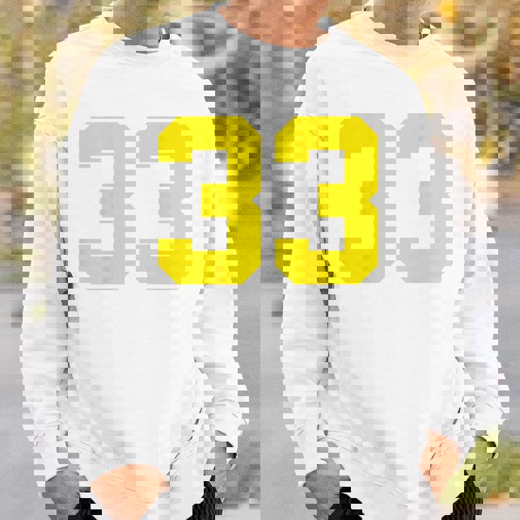 イエローナンバー33 背面 スポーツチーム ジャージ番号 スウェットシャツ 彼への贈り物