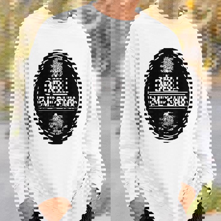 オニール・ファミリー・リユニオン俺たちのルーツ・イズ・ストロング・ツリー スウェットシャツ 彼への贈り物