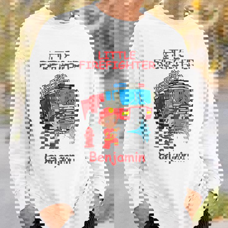 キッズ 消防署の消防車 小さな消防士ベンジャミン スウェットシャツ 彼への贈り物