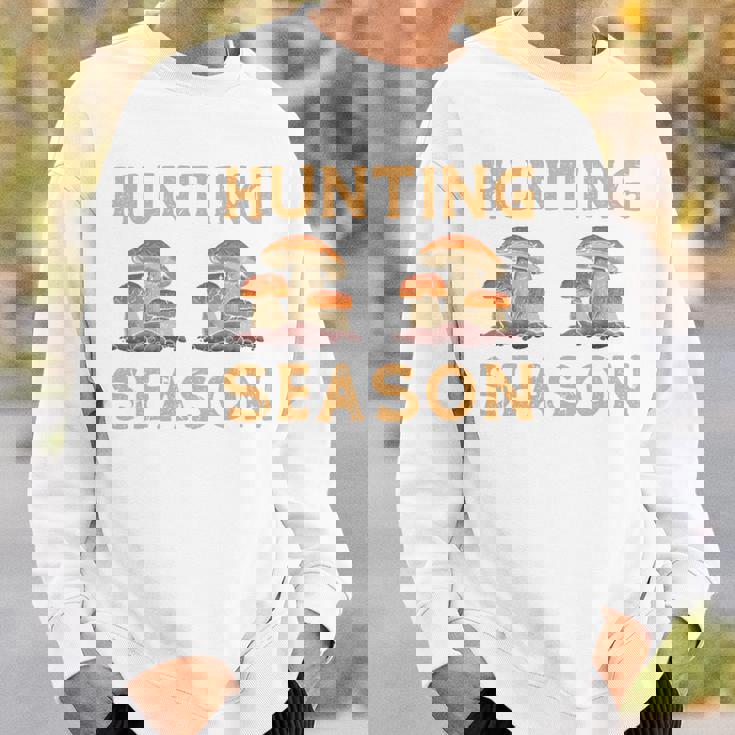 キノコ狩りの季節 長袖tシャツ スウェットシャツ 彼への贈り物