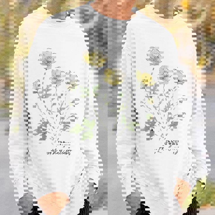 キンポウゲ 花柄 ボタニカルtシャツ ヴィンテージ 自然 野花 アート スウェットシャツ 彼への贈り物