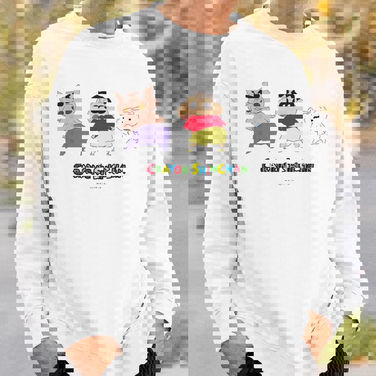 クレヨンしんちゃん 振り向き「ぶりぶり＆しんちゃん＆シロ」 スウェットシャツ 彼への贈り物