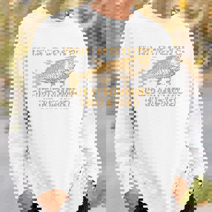 シュールストレミングの臭いゲロ魚チャレンジ 長袖tシャツ スウェットシャツ 彼への贈り物