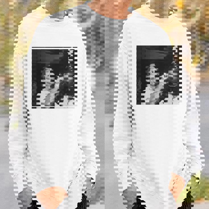 ジョー・フレイジャーが2度目のムハンマド・アリボクシングファイトに備える スウェットシャツ 彼への贈り物