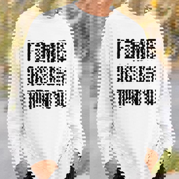 ゾンビに追われたらつまずくよおもしろいハロウィン スウェットシャツ 彼への贈り物