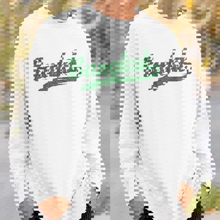 タイのバンコクビンテージスポーツグラフィック。 スウェットシャツ 彼への贈り物