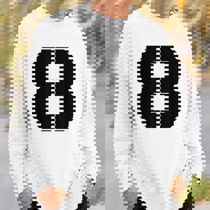 タイポグラフィ 太字 ステンシル 8番 数字 8 スウェットシャツ 彼への贈り物