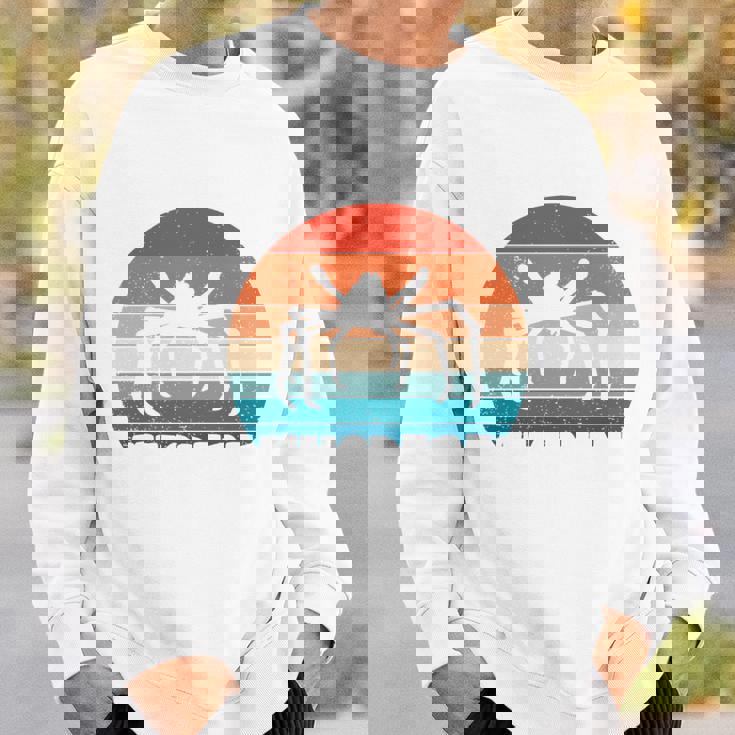 タカアシガニのささやき 海洋生物学者 長袖tシャツ スウェットシャツ 彼への贈り物