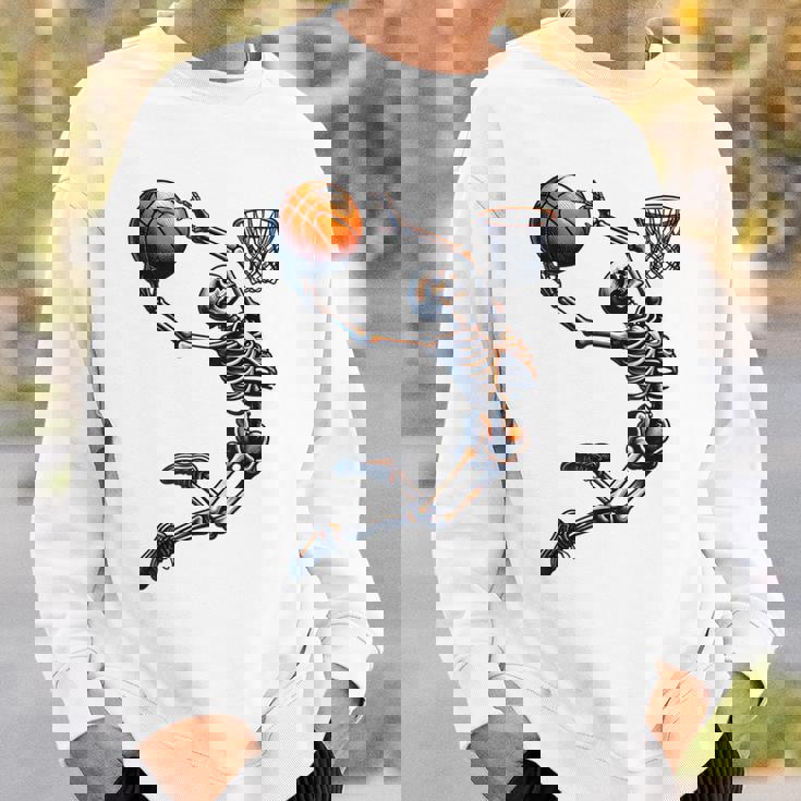 バスケットボール スケルトン ハロウィン 男性 男の子 バスケットボール ハロウィン スウェットシャツ 彼への贈り物